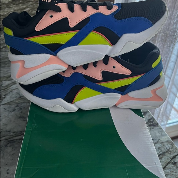 PUMA x Lola Plaku Nova GRL Power Sneaker (8 US) New w/ Box Retail$148 - Picture 5 of 5